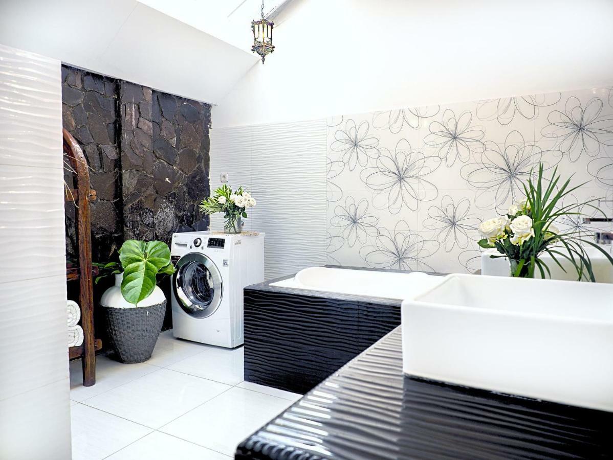 Villa White Stars Seminyak Esterno foto