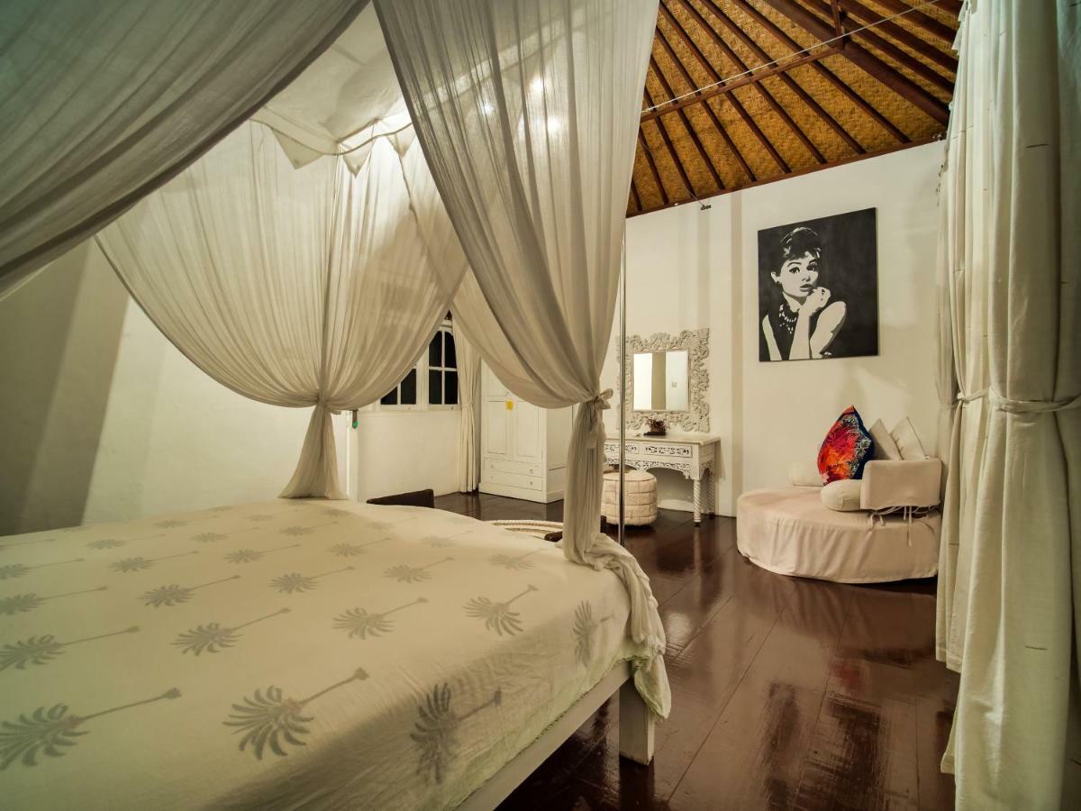 Villa White Stars Seminyak Esterno foto