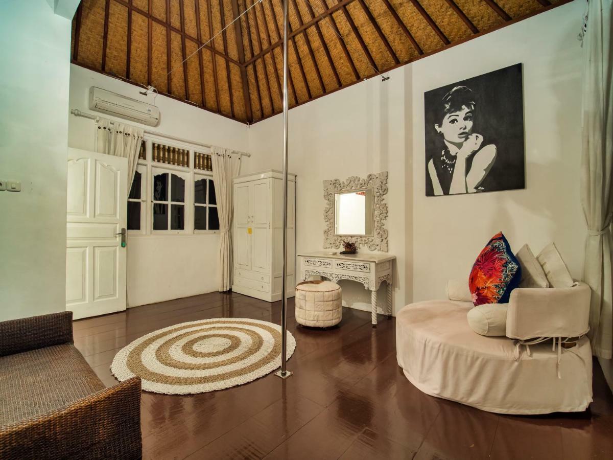 Villa White Stars Seminyak Esterno foto
